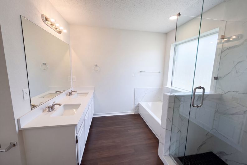 Photo 10 of 25 of 7109 Cottonwood Cir, Sachse, TX
