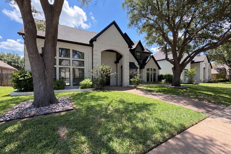 Photo 23 of 26 of 3600 Asaro Pl, Plano, TX