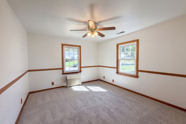 Photo 3 of 20 of 6971 Warder Dr, Cincinnati, OH