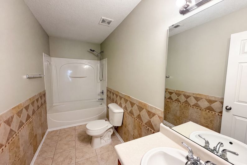 Photo 17 of 19 of 1812 Devonridge Dr, Fuquay Varina, NC