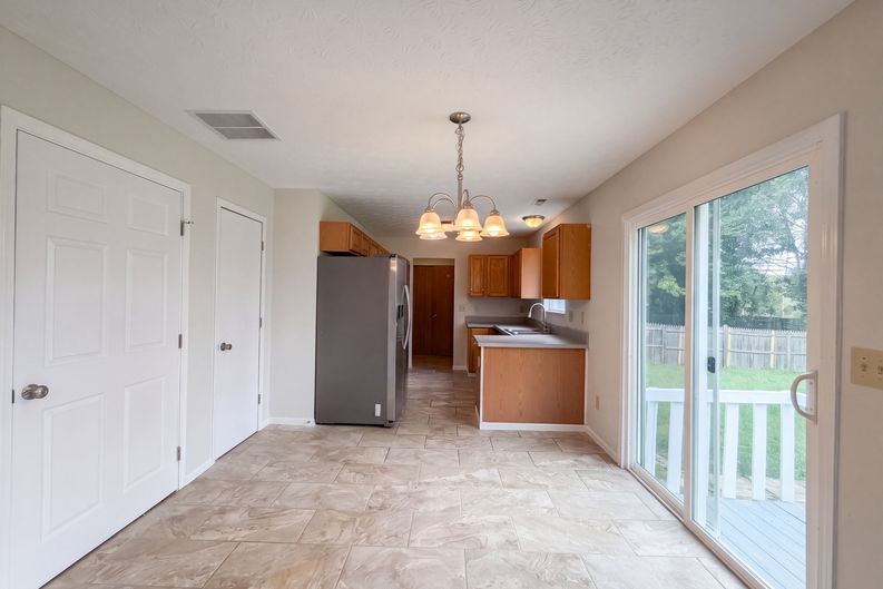 Photo 6 of 19 of 208 Isaac Tharp St, Pataskala, OH