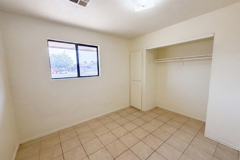 Photo 8 of 19 of 4636 N 67th Ave, Phoenix, AZ