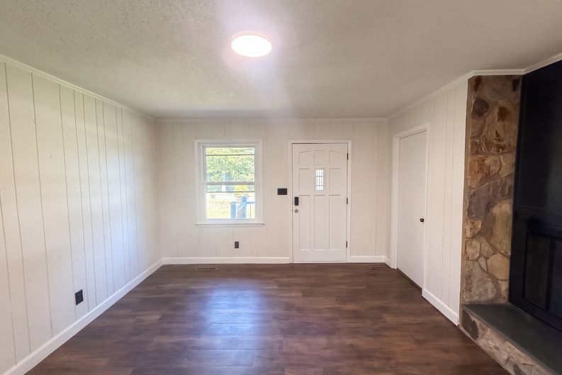 Photo 3 of 26 of 231 Oakgrove Rd, Asheboro, NC
