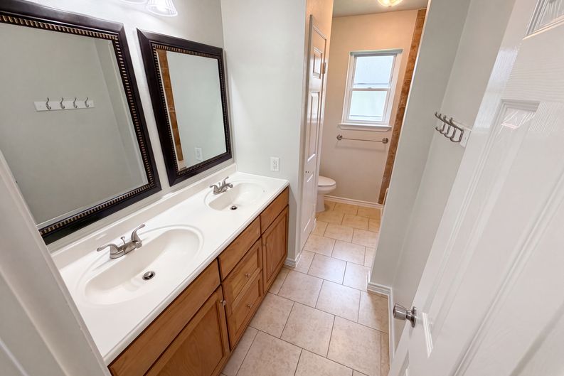 Photo 14 of 19 of 17014 Fid Ct, Crosby, TX