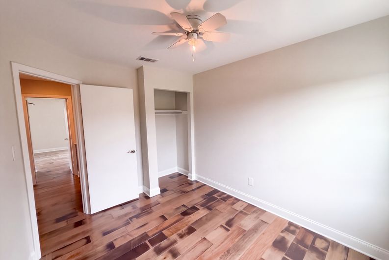 Photo 15 of 25 of 7904 Saddlehorn Ct, Manassas, VA