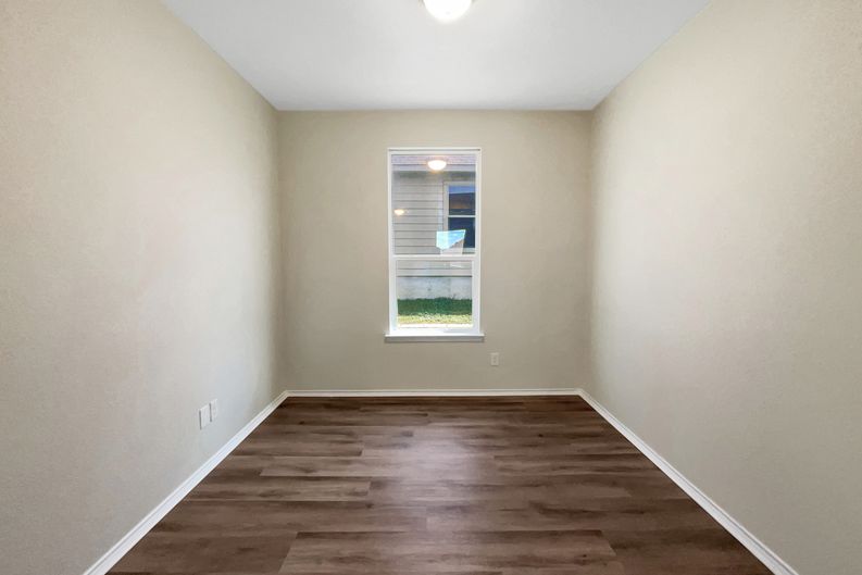 Photo 12 of 20 of 8403 Brazos Pt, San Antonio, TX