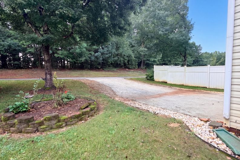 Photo 19 of 21 of 8915 Cinder Ln, Huntersville, NC