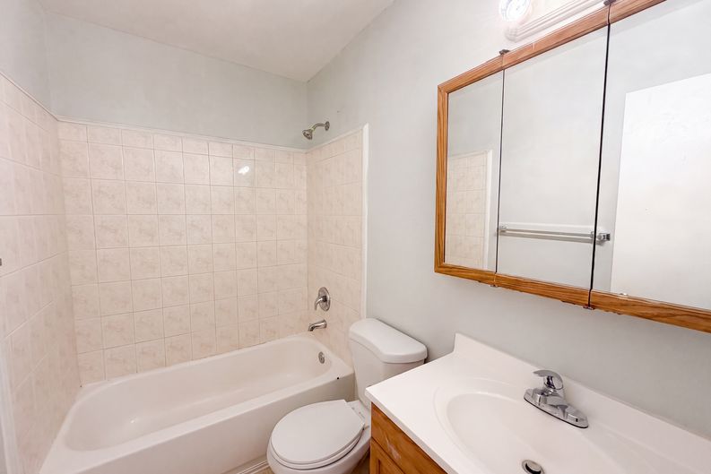 Photo 9 of 17 of 7816 Foxwood Dr, Raleigh, NC