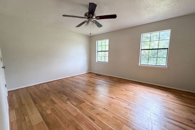 Photo 4 of 21 of 405 Annie Lee Rd, Trussville, AL