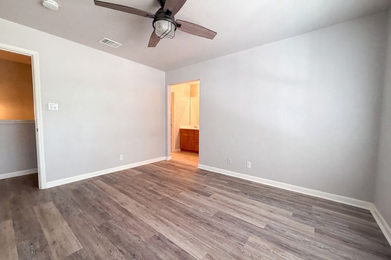 Photo 8 of 16 of 40 Chapel Hill Cir, San Antonio, TX
