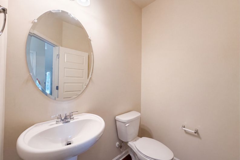 Photo 11 of 18 of 6543 Chason Woods Ct, Jonesboro, GA