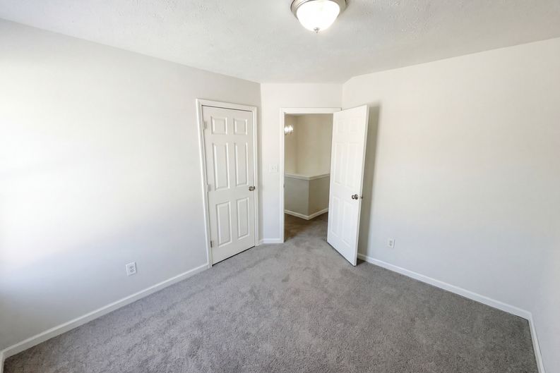 Photo 23 of 31 of 10142 Sandcherry Ln, Indianapolis, IN