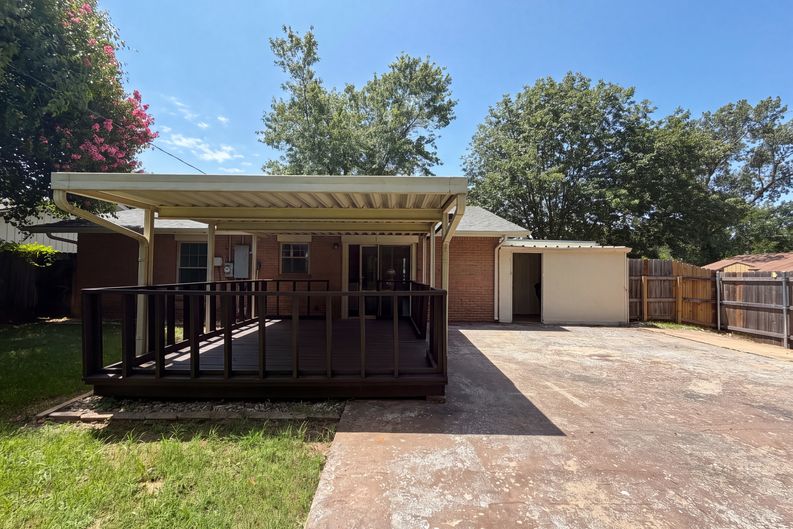 Photo 15 of 21 of 2549 Steven Dr, Denison, TX