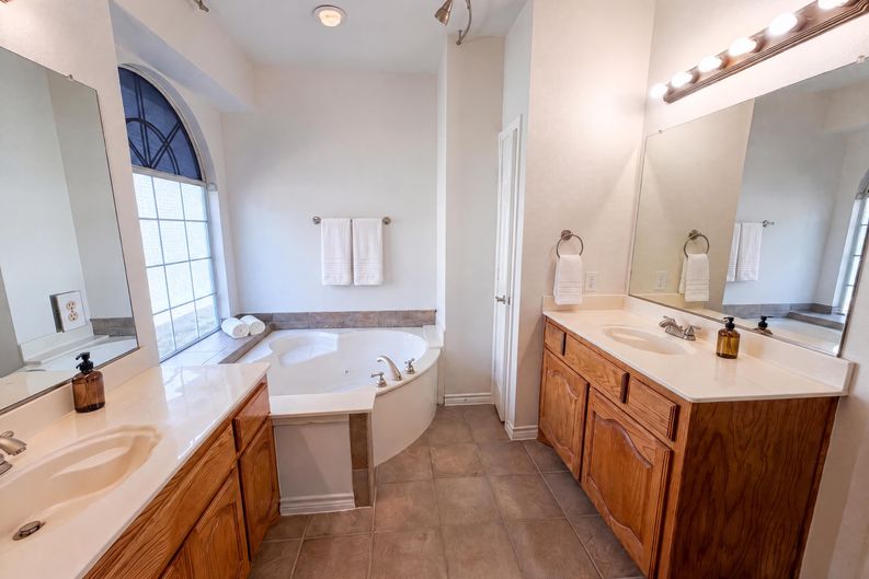 Photo 22 of 29 of 1803 High Meadow St, Glenn Heights, TX