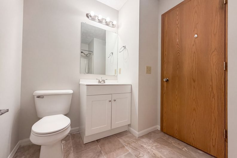Photo 14 of 19 of 208 Isaac Tharp St, Pataskala, OH