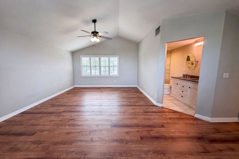 Photo 4 of 28 of 8382 Chason Rd W, Jacksonville, FL