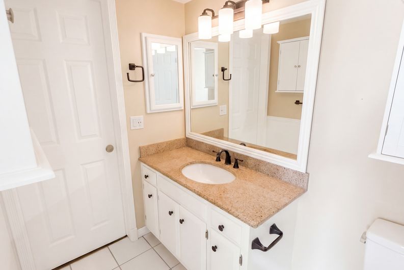 Photo 10 of 21 of 4665 Guava Ave, Seal Beach, CA