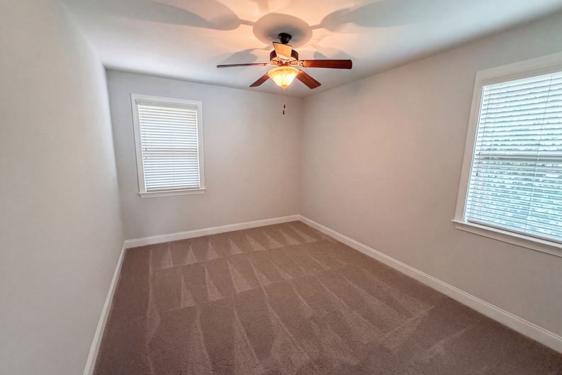 Photo 12 of 27 of 212 Westwind Dr, Newnan, GA