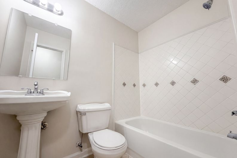 Photo 6 of 18 of 109 Crown Colony Ct, Lexington, SC
