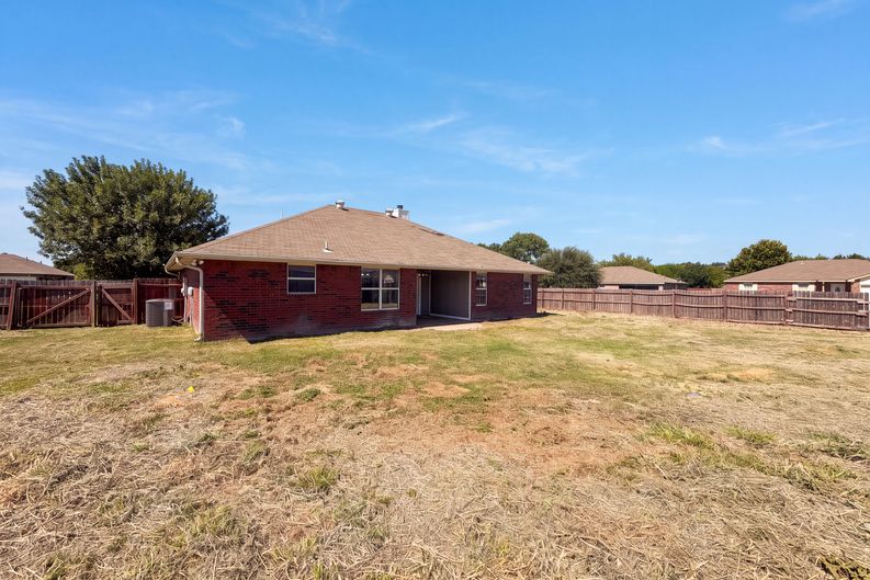 Photo 5 of 19 of 507 Abu Bakar Dr, Killeen, TX