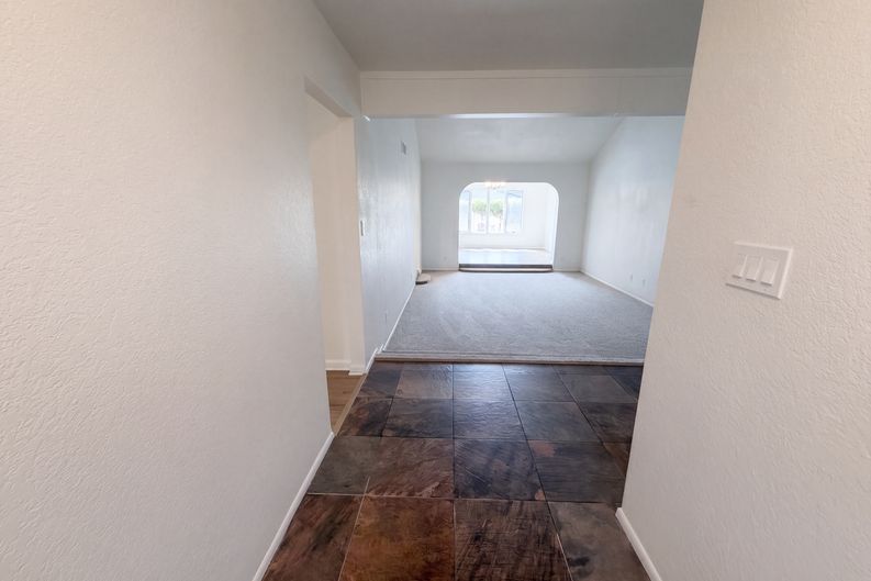 Photo 8 of 32 of 3151 W Kings Ave, Phoenix, AZ