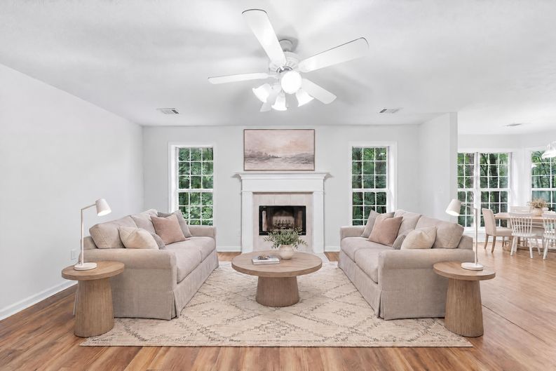 Photo 5 of 38 of 208 Foxdale Ct, Lagrange, GA