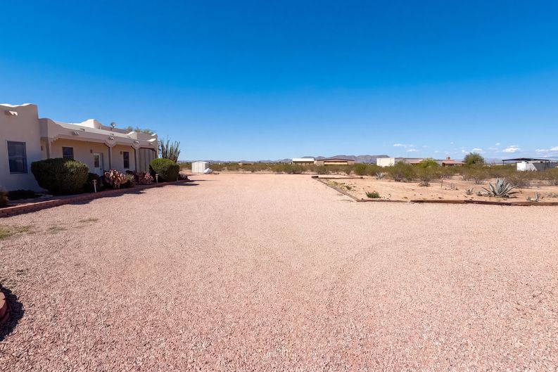 Photo 52 of 66 of 51340 W Iver Rd, Aguila, AZ