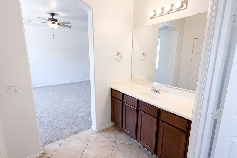 Photo 17 of 32 of 14559 W Cortez St, Surprise, AZ