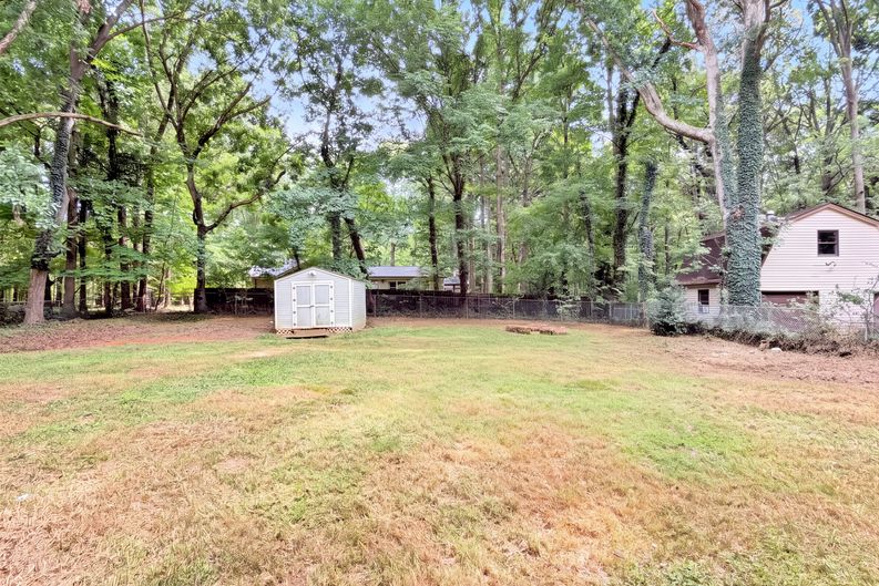 Photo 19 of 22 of 117 Robinson Ave, Matthews, NC