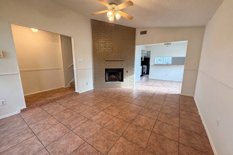 Photo 7 of 18 of 1301 Pitcairn Dr, Pflugerville, TX