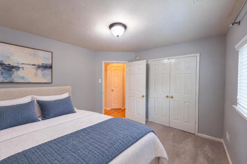 Photo 21 of 41 of 11810 White Water Bay Dr, Pearland, TX