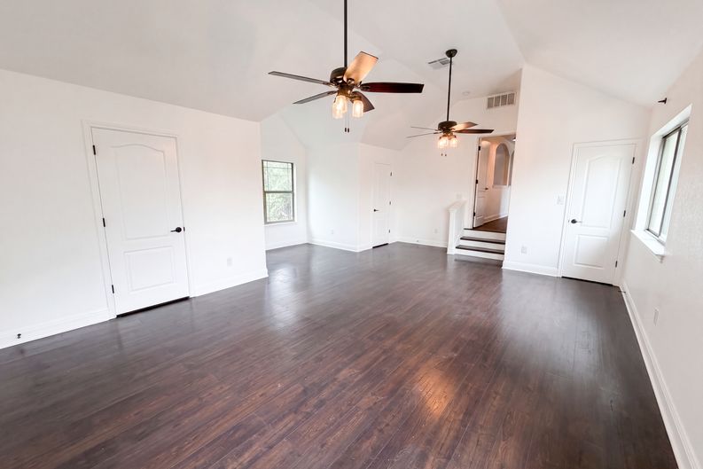 Photo 8 of 19 of 4247 Richmond Ave, Spring Branch, TX