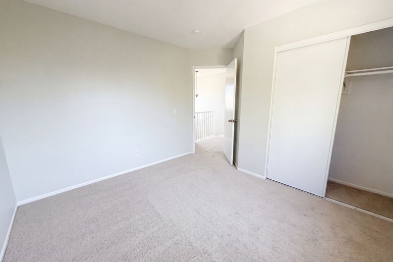 Photo 16 of 23 of 2565 W Fairview Dr, Rialto, CA
