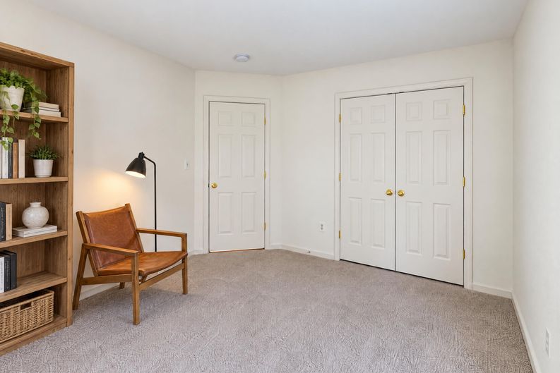 Photo 37 of 60 of 12001 Vantage Point Ct, Bristow, VA