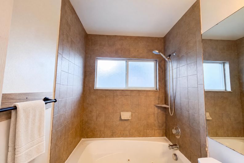 Photo 33 of 41 of 9703 Glenpointe Dr, Riverview, FL