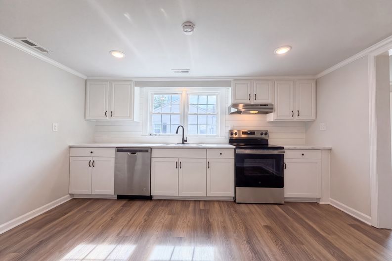 Photo 6 of 18 of 2202 Erwin Rd, Dunn, NC