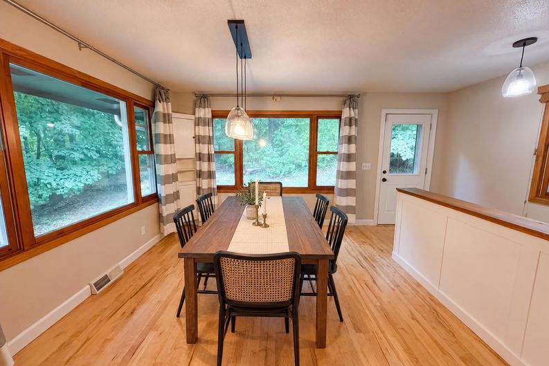 Photo 7 of 16 of 6710 Hopi Rd, Chanhassen, MN