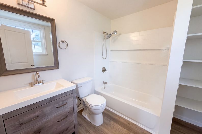 Photo 8 of 16 of 1214 Kirkwood Ave, Murfreesboro, TN