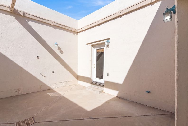 Photo 58 of 66 of 51340 W Iver Rd, Aguila, AZ