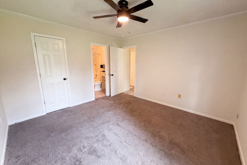 Photo 13 of 18 of 218 Persimmon Cir, Goose Creek, SC