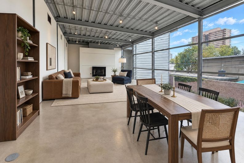 Photo 12 of 43 of 4710 Yoakum Blvd, Houston, TX