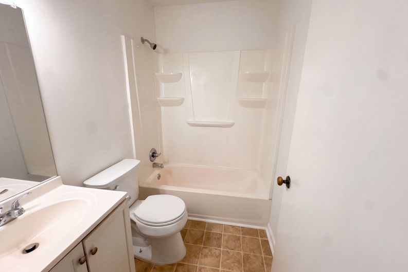 Photo 17 of 24 of 207 Mayflower Dr, Woodstock, GA
