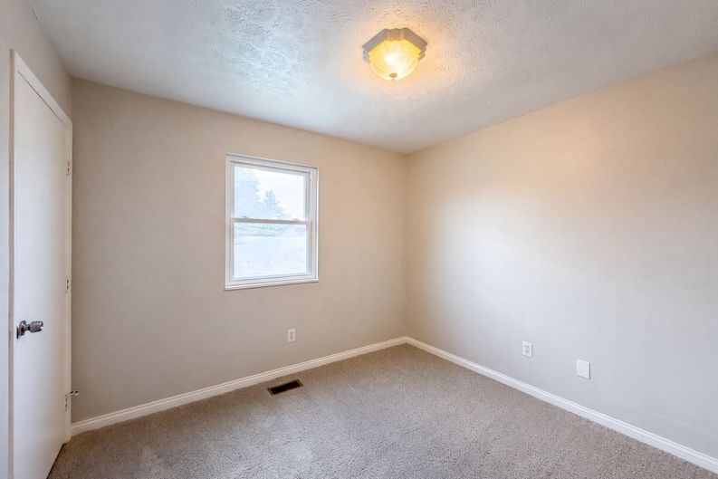 Photo 9 of 22 of 5569 Partridge Cir, West Chester, OH
