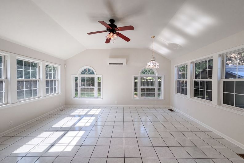 Photo 9 of 27 of 807 W Thompson Ln, Murfreesboro, TN