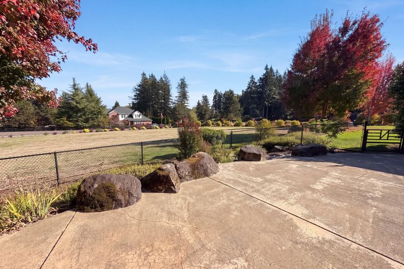 Photo 46 of 56 of 17695 S Fieldstone Ct, Oregon City, OR