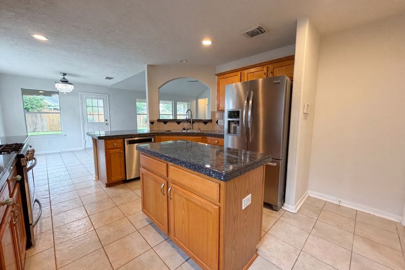 Photo 7 of 21 of 2127 Hannover Way, Spring, TX