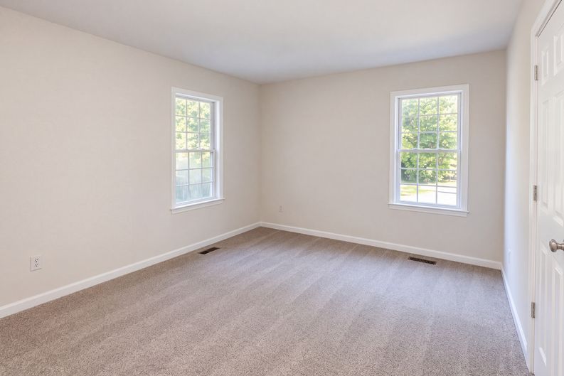 Photo 14 of 22 of 3153 Chartwood Dr, Sandston, VA