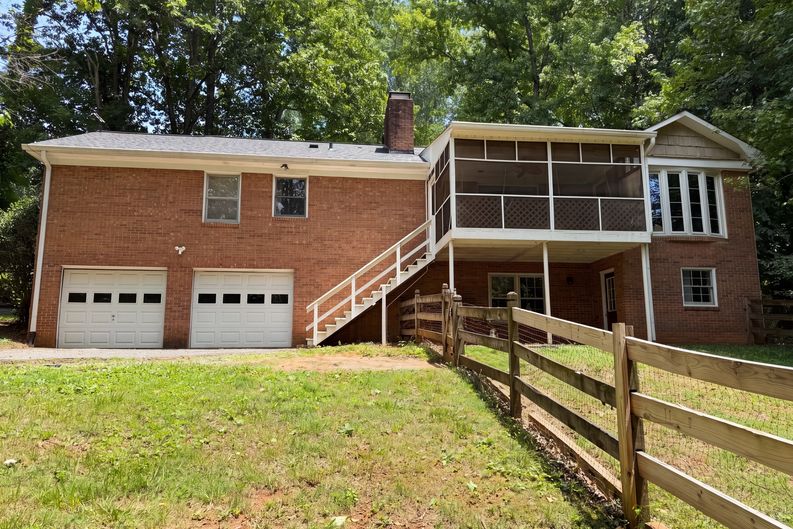 Photo 5 of 36 of 7850 Beech Forest Rd, Lewisville, NC
