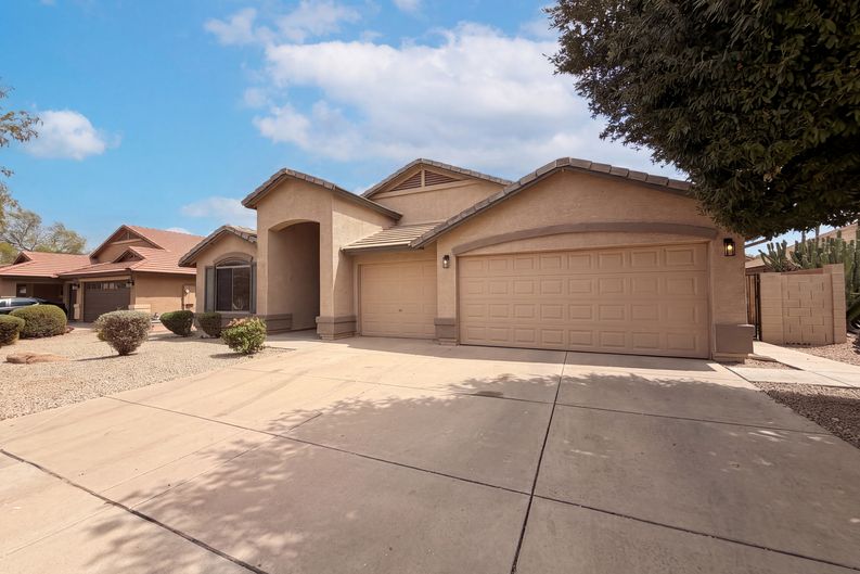 Photo 6 of 30 of 16735 W McKinley St, Goodyear, AZ