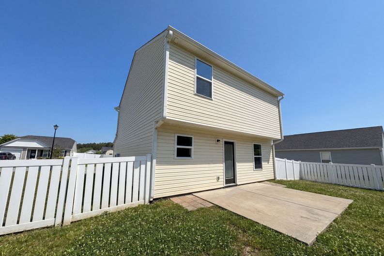 Photo 15 of 17 of 286 Blue Rock Dr, Longs, SC